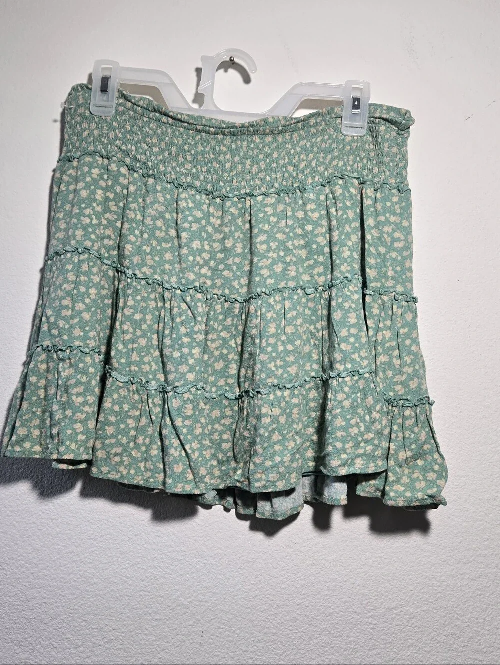 American Eagle Smocked Waist Tiered Mini Skirt - Mint Floral sz L